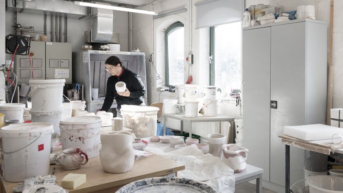 Ceramics workshop with a laboratory for glazing
