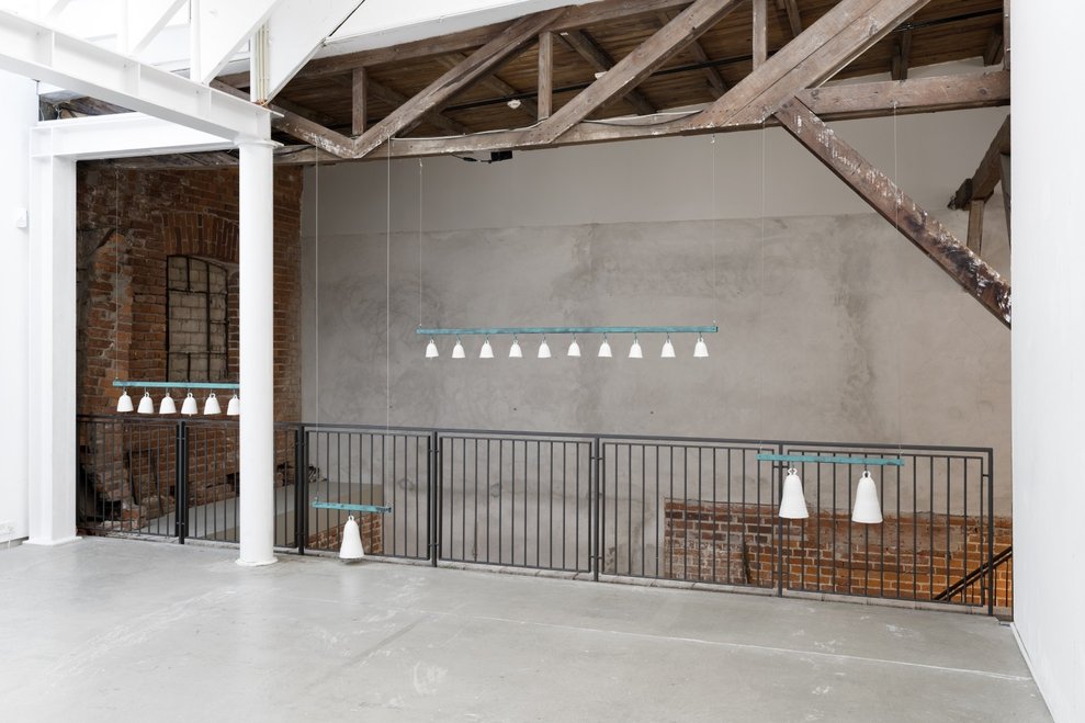 Dorsa Eidizadeh: “Fair is foul and foul is Fair, Hover through the fog and filthy air”, 2024, Installation: Porcelain, metal, audio, printed booklet