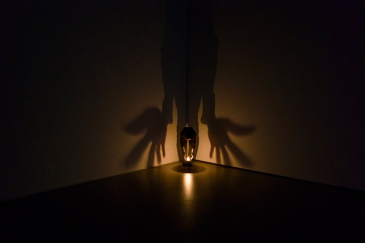 In *Remaining Where Light Falls*, Boeun Kim transforms the flickering lifespan of a single candle into a performative act involving the audience.