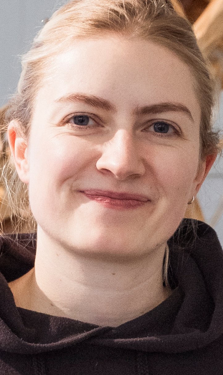 Anisha Gattnar ist die Gewinnerin des Frese-Design-Preises 2024, den eine internationale Jury jährlich an junge Designer:innen und Gestalter:innen der HfK Bremen verleiht.
